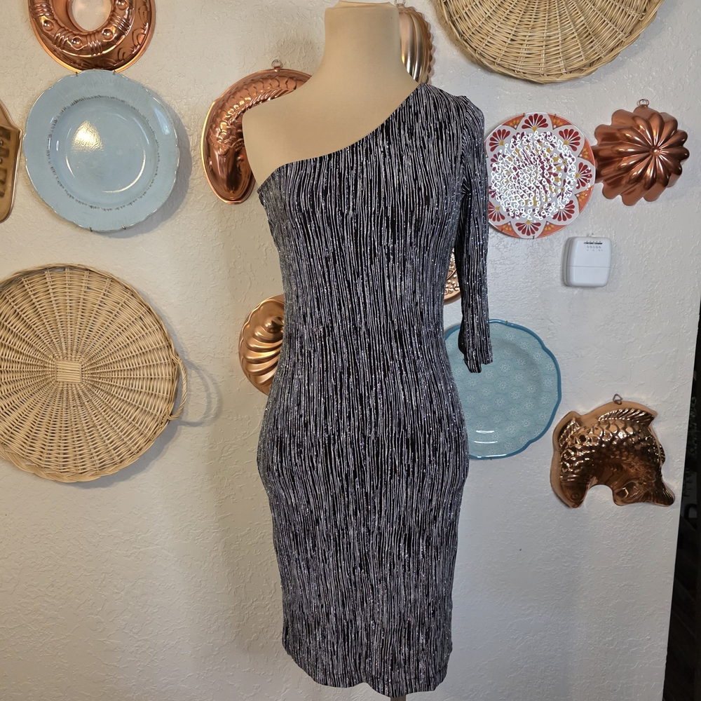 Gianni Bini One-Shoulder Black and White Party Semi-Formal Glitter Dress